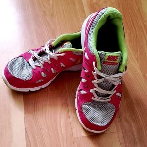 Women's Nike Duel Fusion Lite Shoes - Size 8